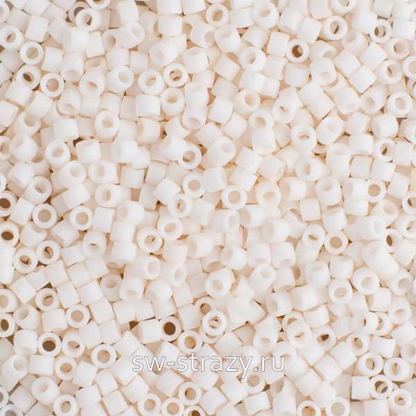 Delica Beads 11/0 DB1510 Matte Opaque Bisque White