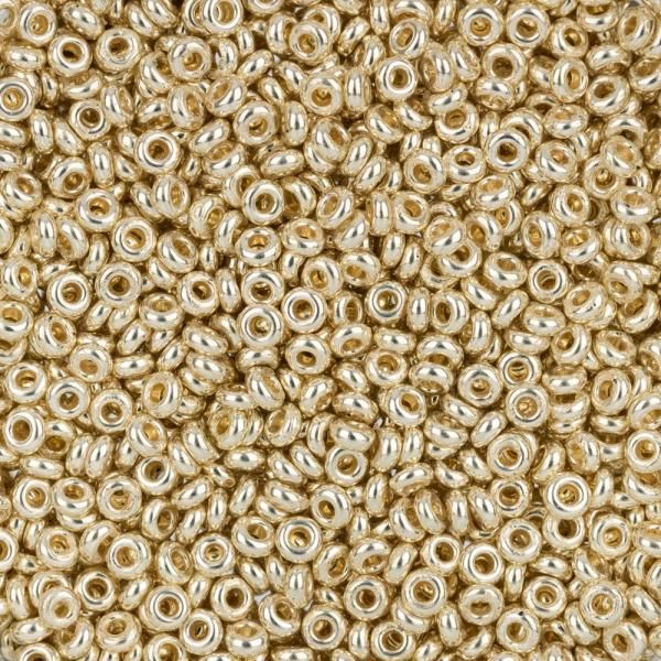 Demi Round 11/0 #0558PF серебряный