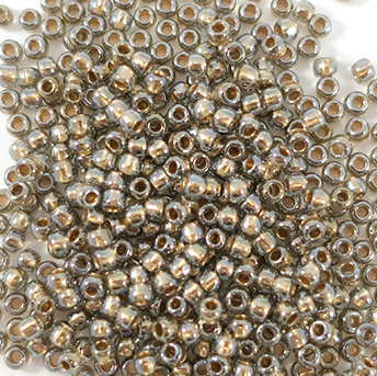 Бисер круглый 11/0 #0993 Св.серый  с золотым центром