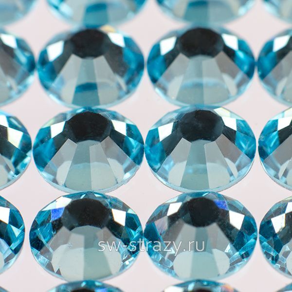 YHB 28 ss16 Aqua Bohemica F 105